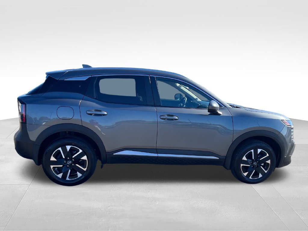 Used 2025 Gray Nissan SV image 6