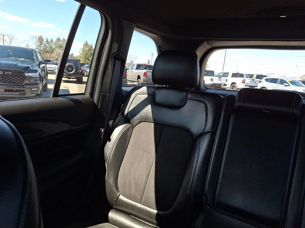 Used 2023 Velvet Red Pearlcoat Jeep Altitude image 19