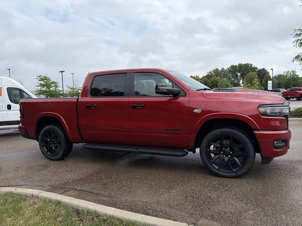 New 2026 Molten Red Pearl-Coat Exterior Paint Ram Laramie image 4