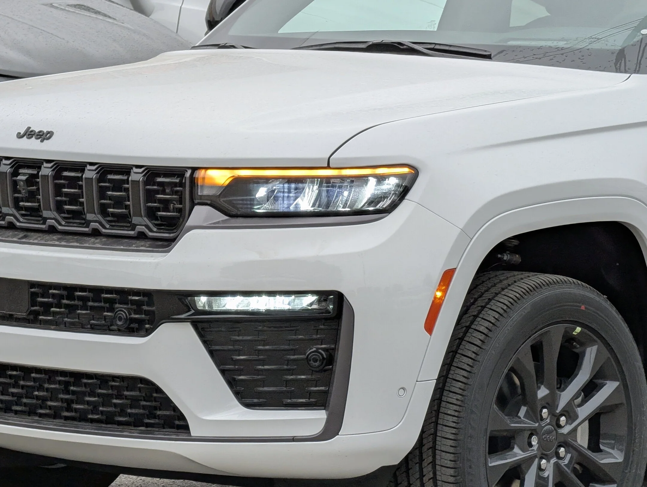 New 2026 White Jeep Limited Reserve - - 4x4 - CommandView Sunroof - Nappa Leather Seats & More! image 10