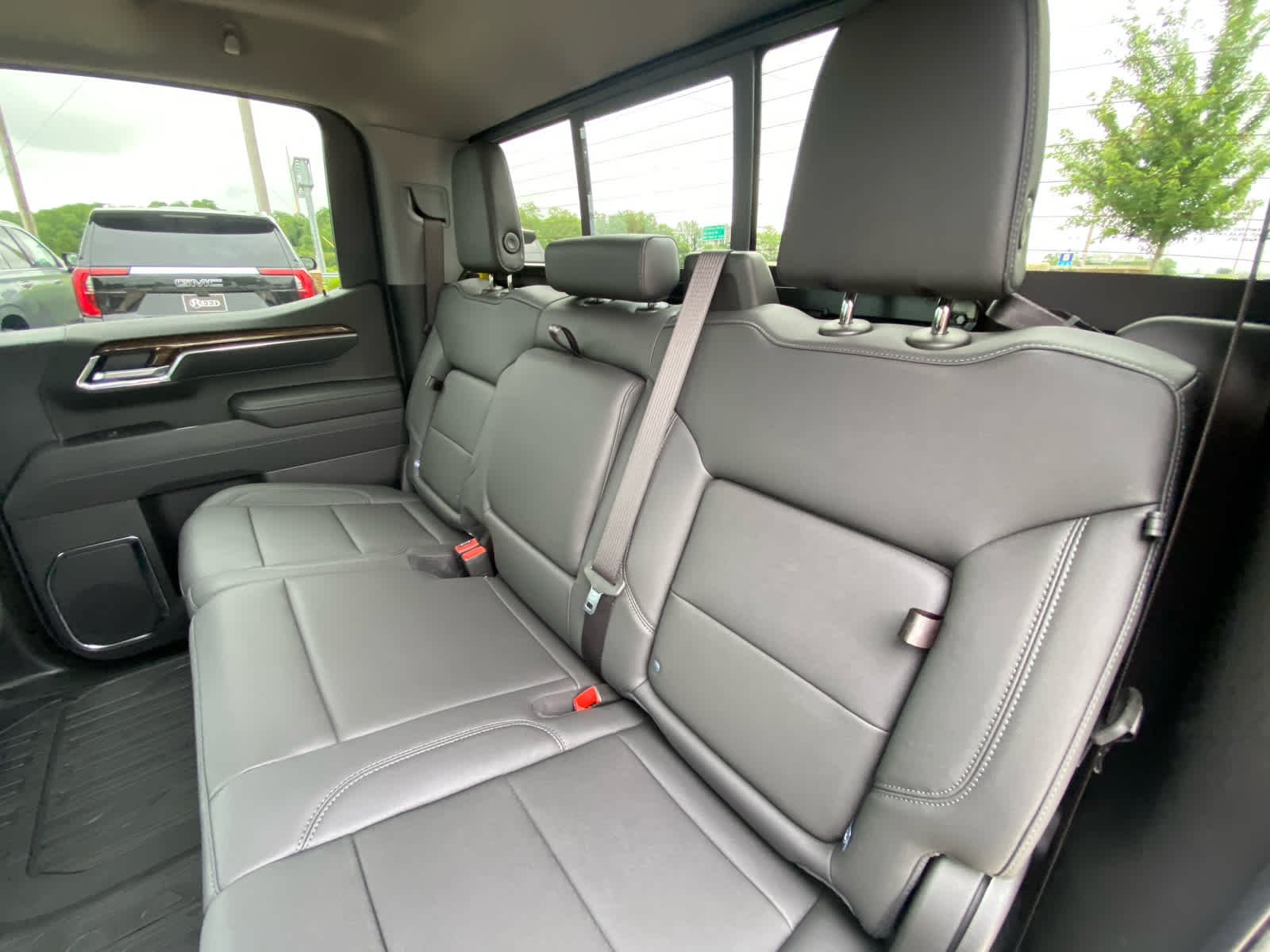 New 2026 Sterling Metallic GMC Elevation image 21