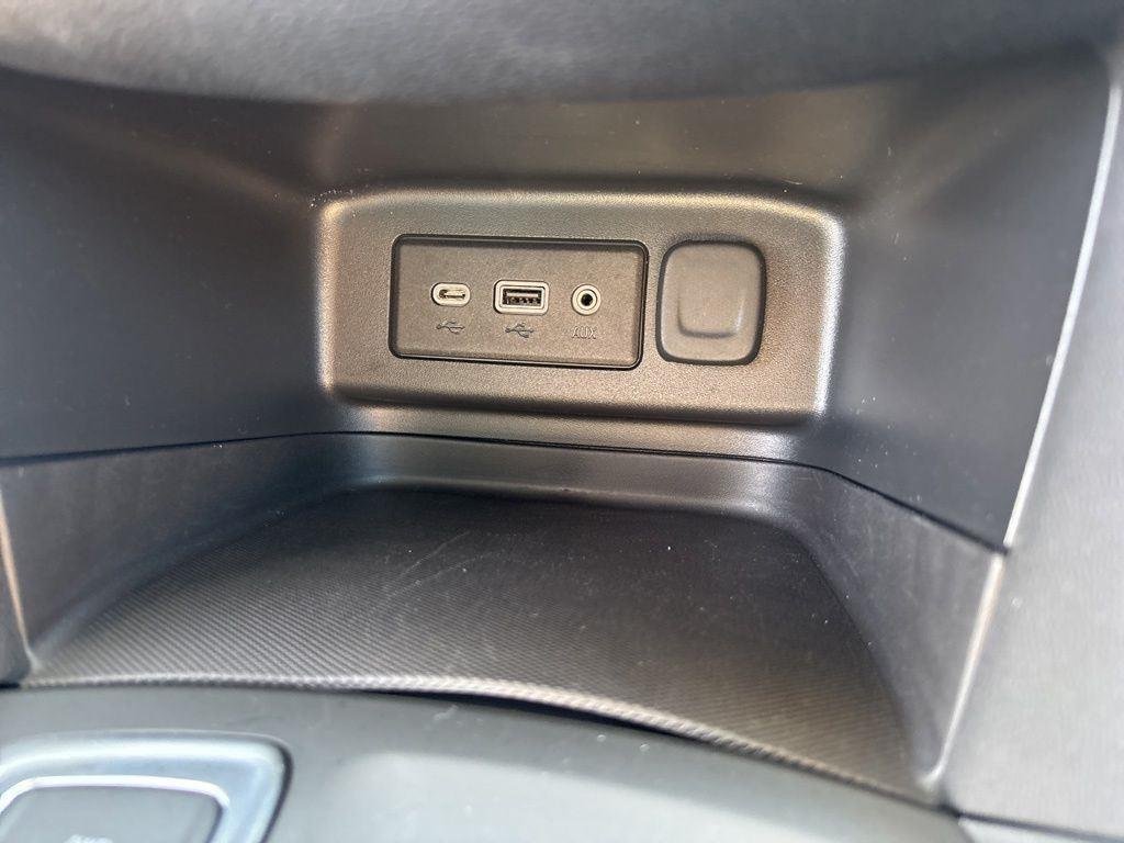 Used 2020 Summit White Chevrolet LT image 26