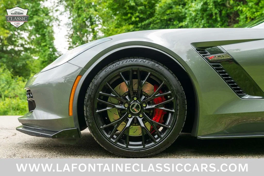 Used 2015 Gray Chevrolet Z06 image 31