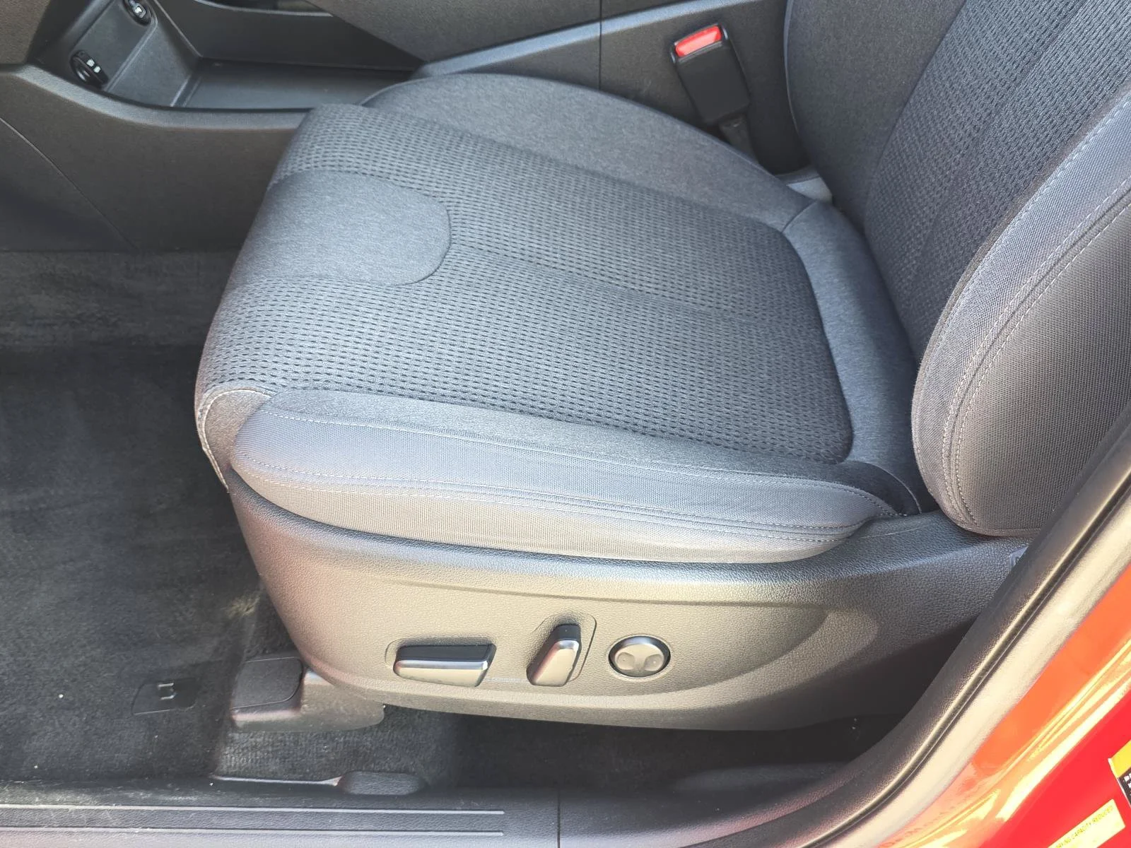 Used 2022 Calypso Red Hyundai XRT image 13