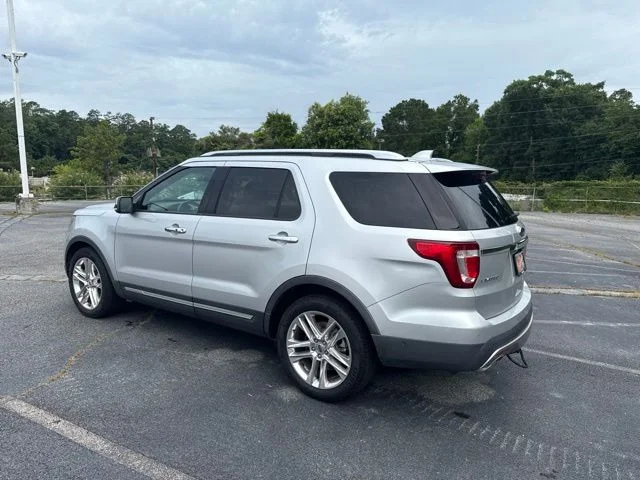 Used 2017 Ingot Silver Ford Limited image 4