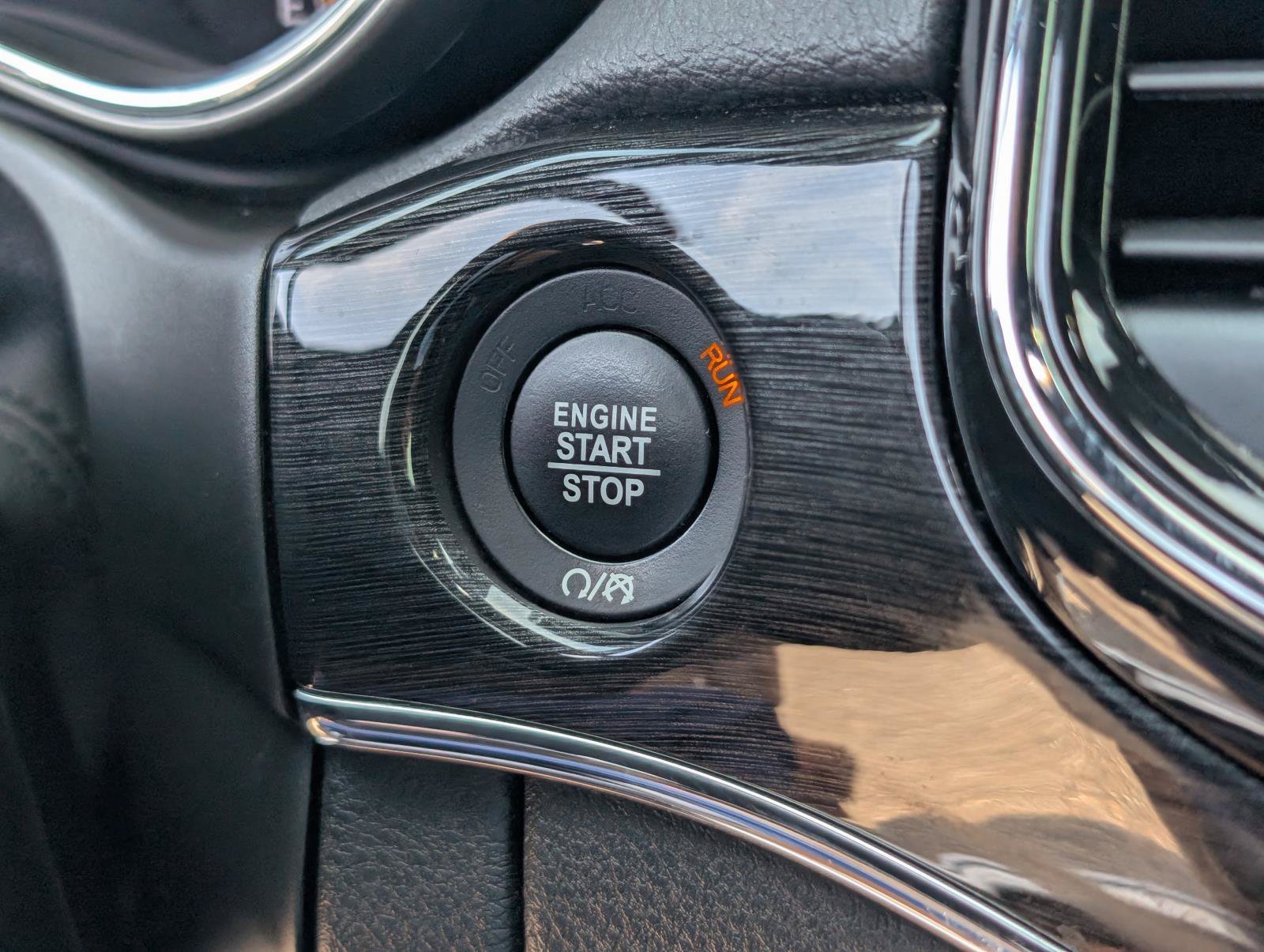 Used 2021 Bright White Clearcoat Jeep Trailhawk image 26