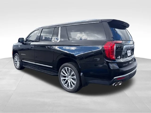 Used 2023 ONYX BLACK GMC Denali image 3