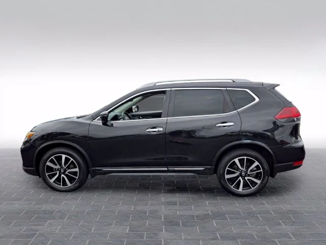 Used 2019 Black Nissan SL image 4
