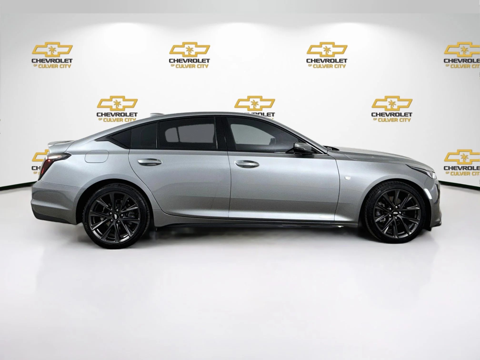 Used 2023 Argent Silver Metallic Cadillac Sport image 9