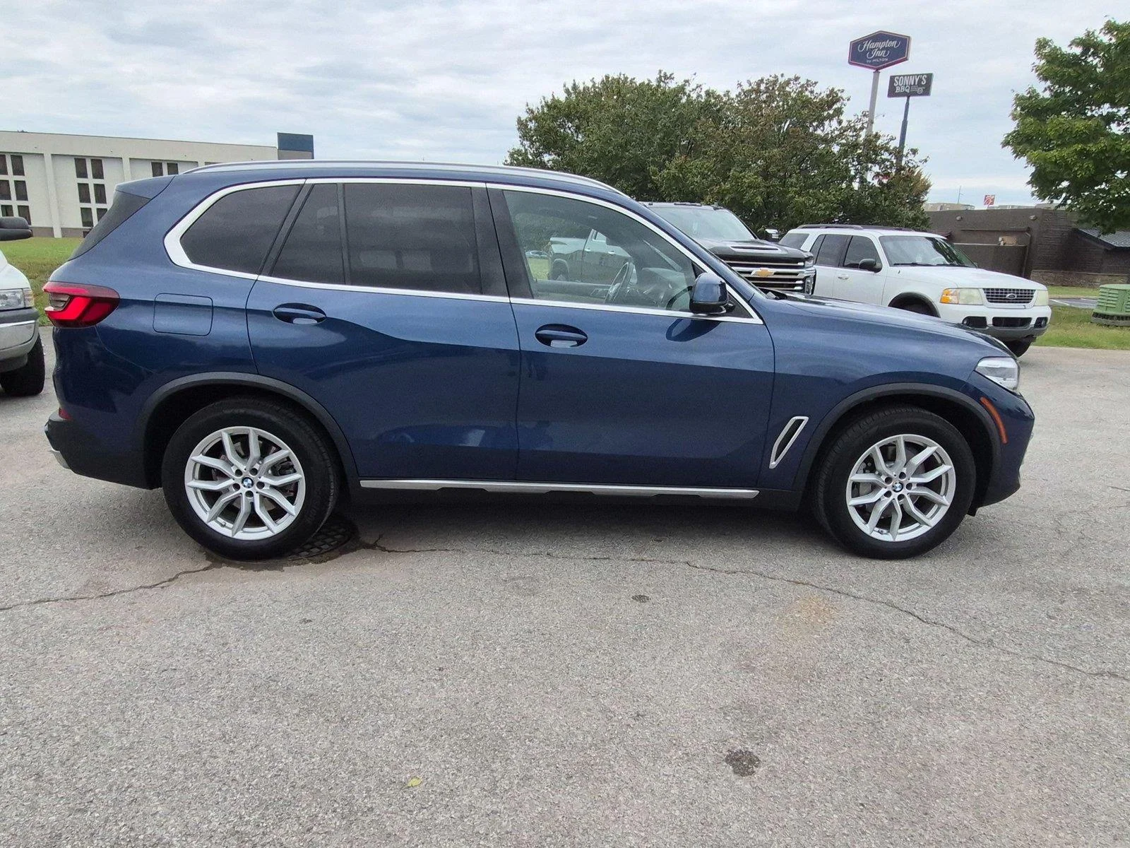 Used 2023 BLUE BMW  image 6