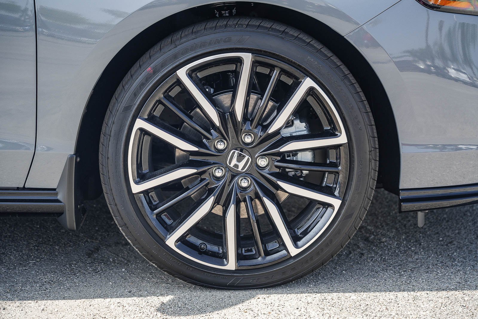 New 2026 Urban Gray Pearl Honda Touring image 10