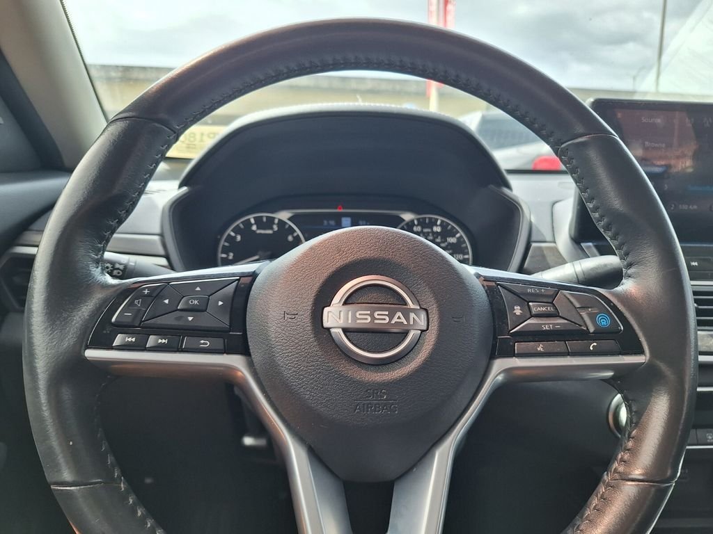 Used 2025 Black Nissan 2.5 SL image 15