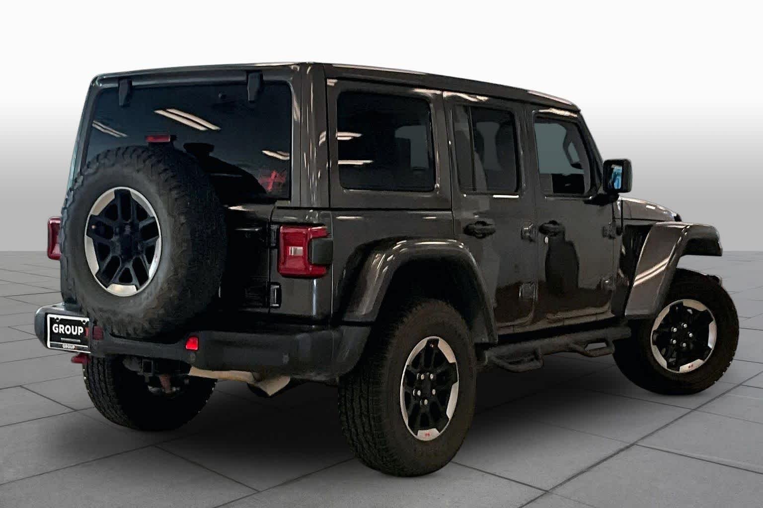 Used 2019 Granite Crystal Metallic Clearcoat Jeep Rubicon image 11