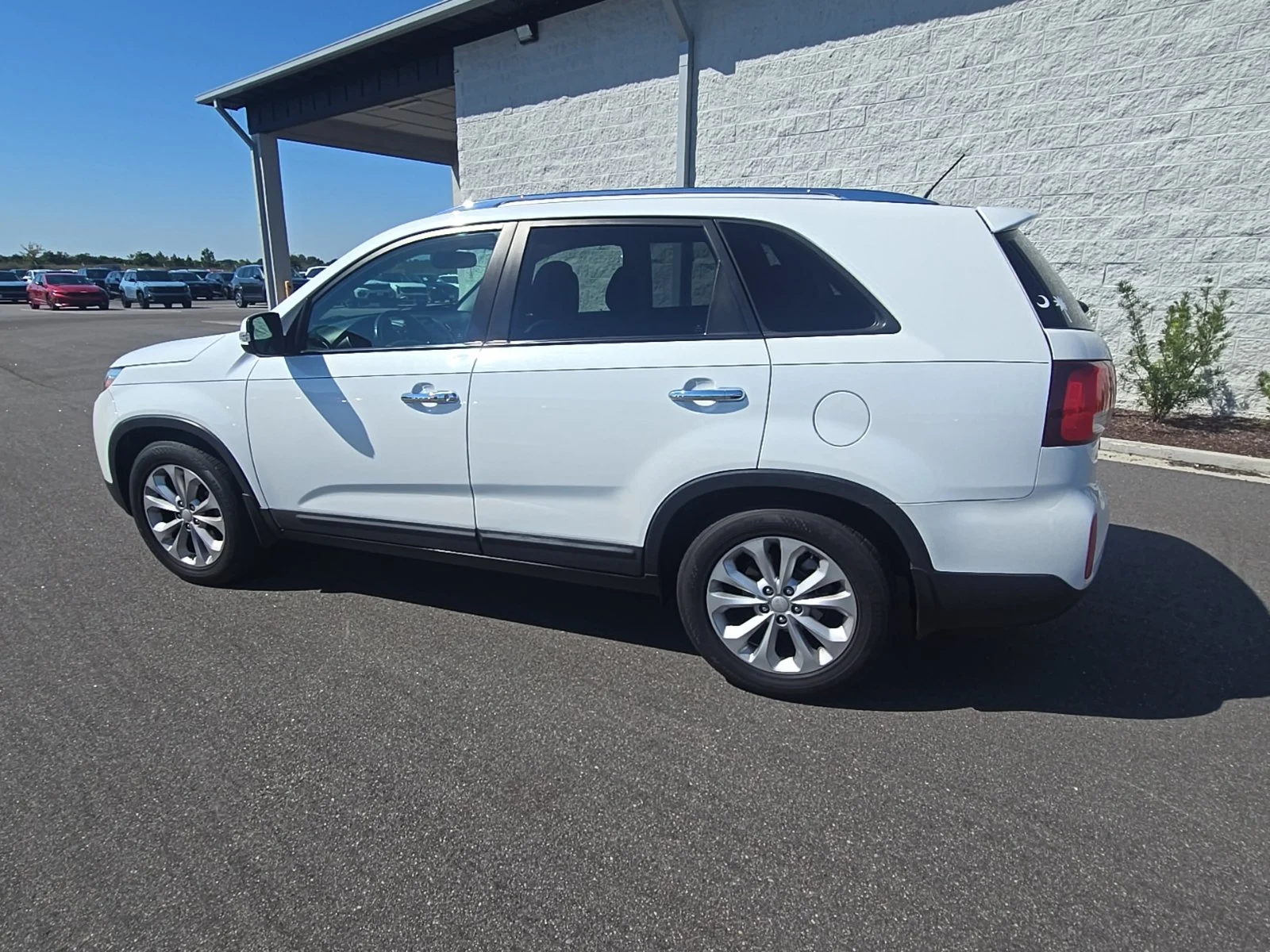 Used 2014 White Kia EX image 5