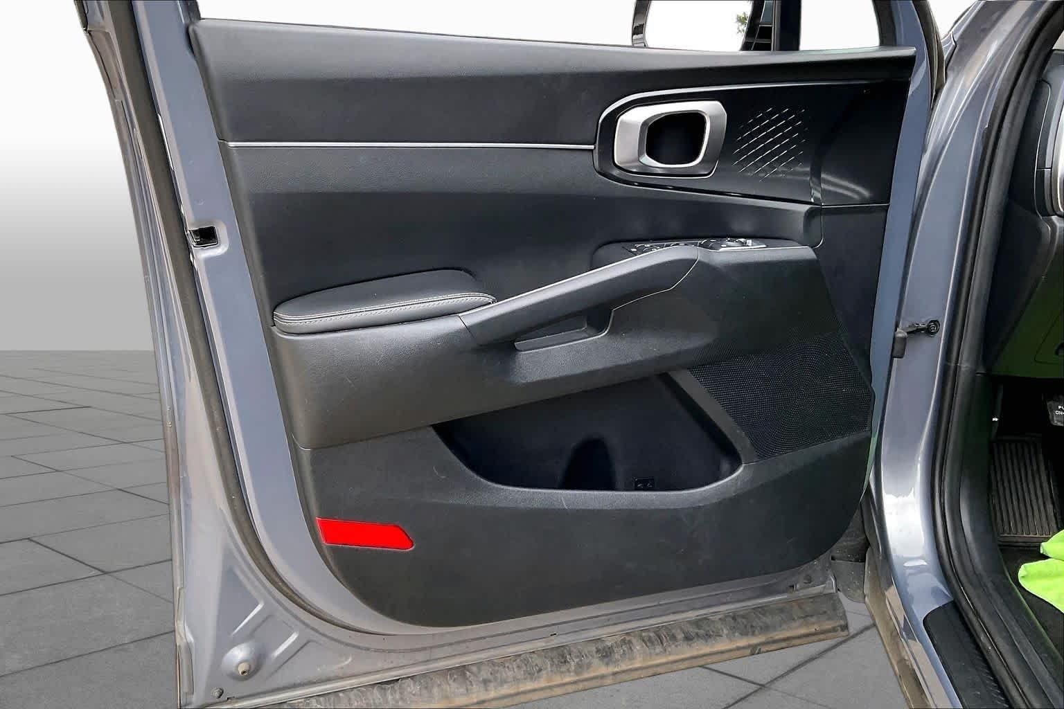 Used 2021 Everlasting Silver Kia LX image 21
