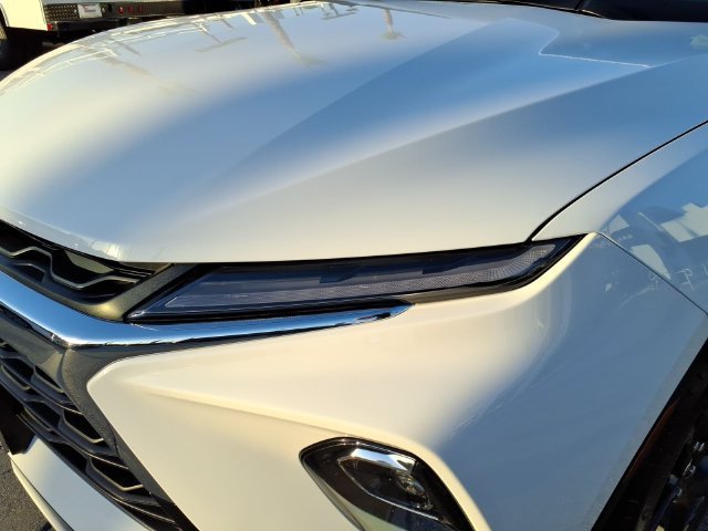 Used 2026 Summit White Chevrolet 2LT image 9