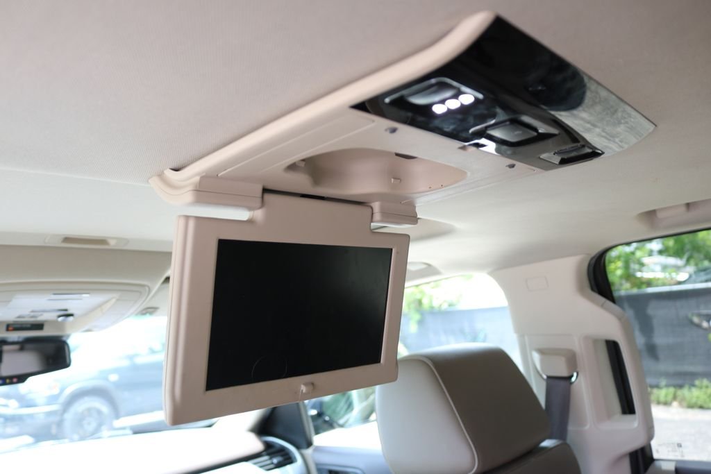Used 2019 Black GMC SLT image 16