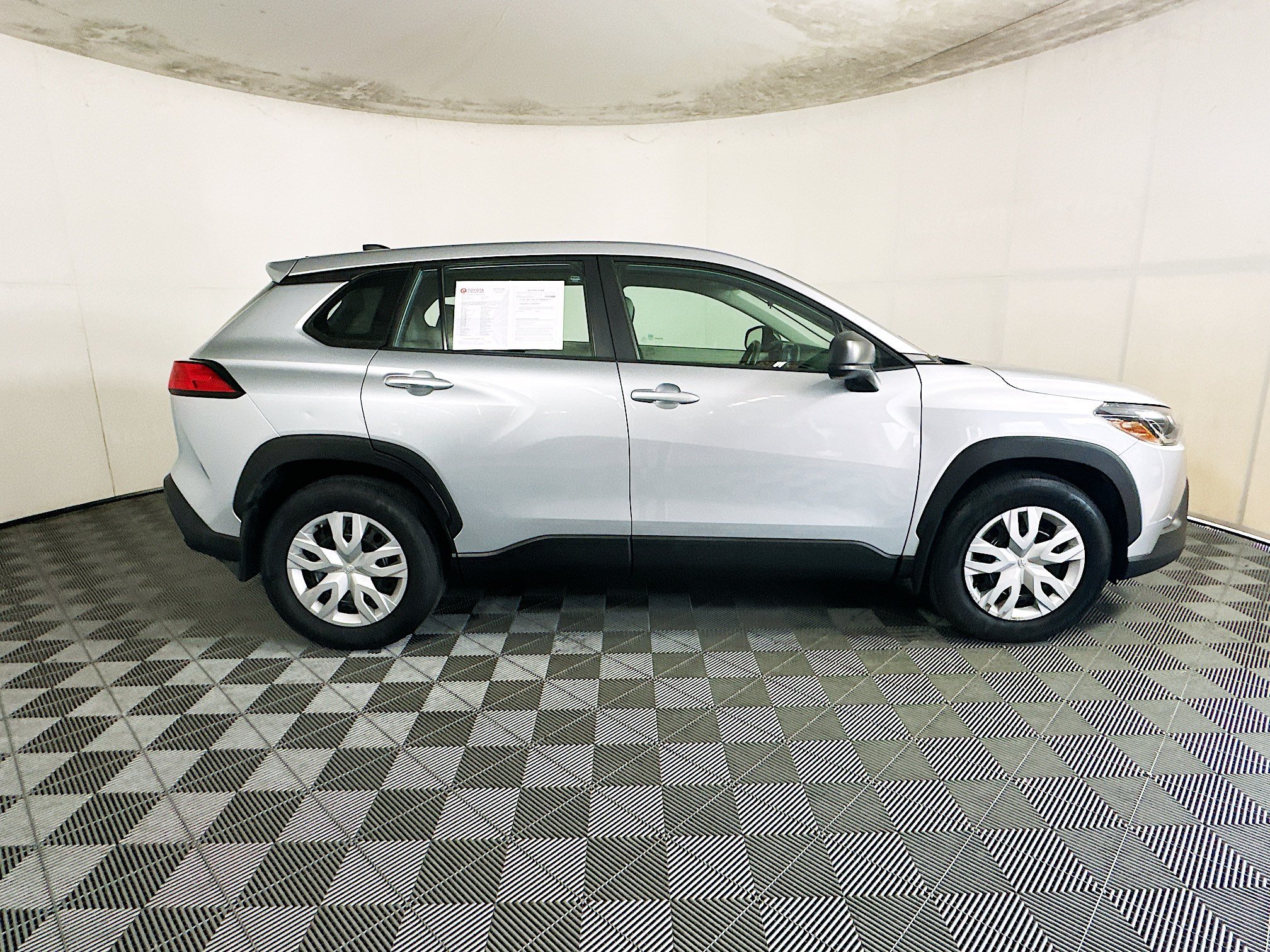 Used 2023 Silver Toyota L image 2