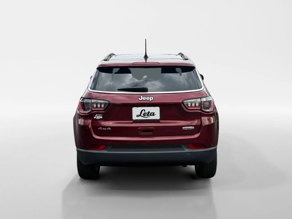 Used 2021 Velvet Red Pearlcoat Jeep Latitude image 5