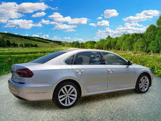 Used 2018 Silver Volkswagen 2.0T SEL Premium image 6