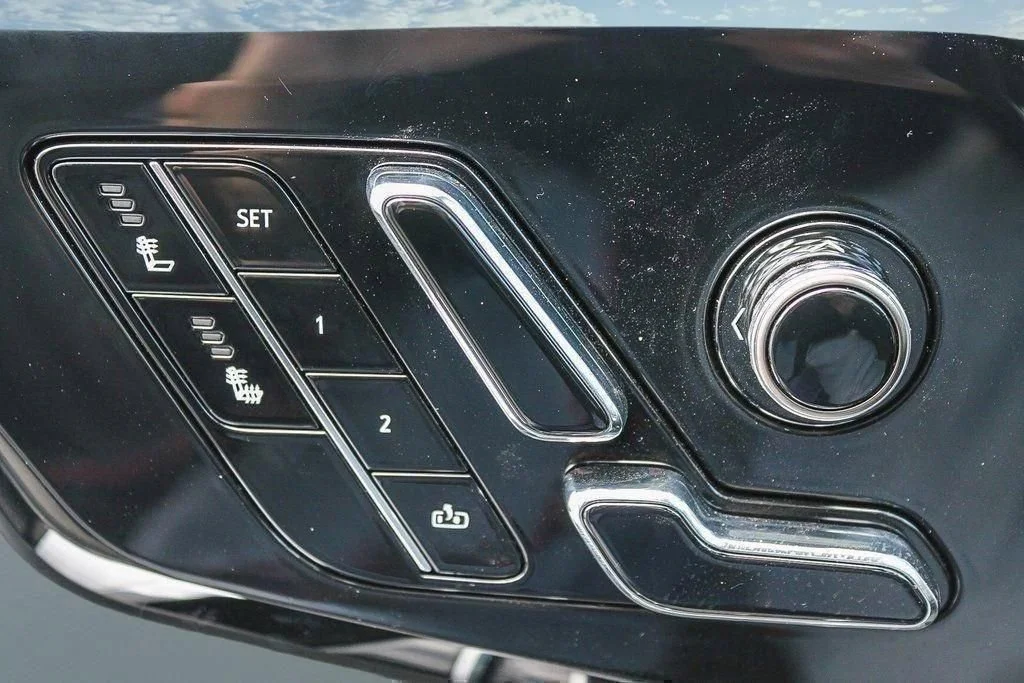 2025 Cadillac OPTIQ Sport 1 - Photo 29