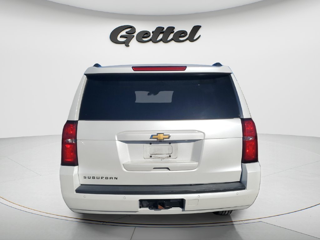 Used 2019 IRIDESCENT PEARL TRICOAT Chevrolet LT image 4