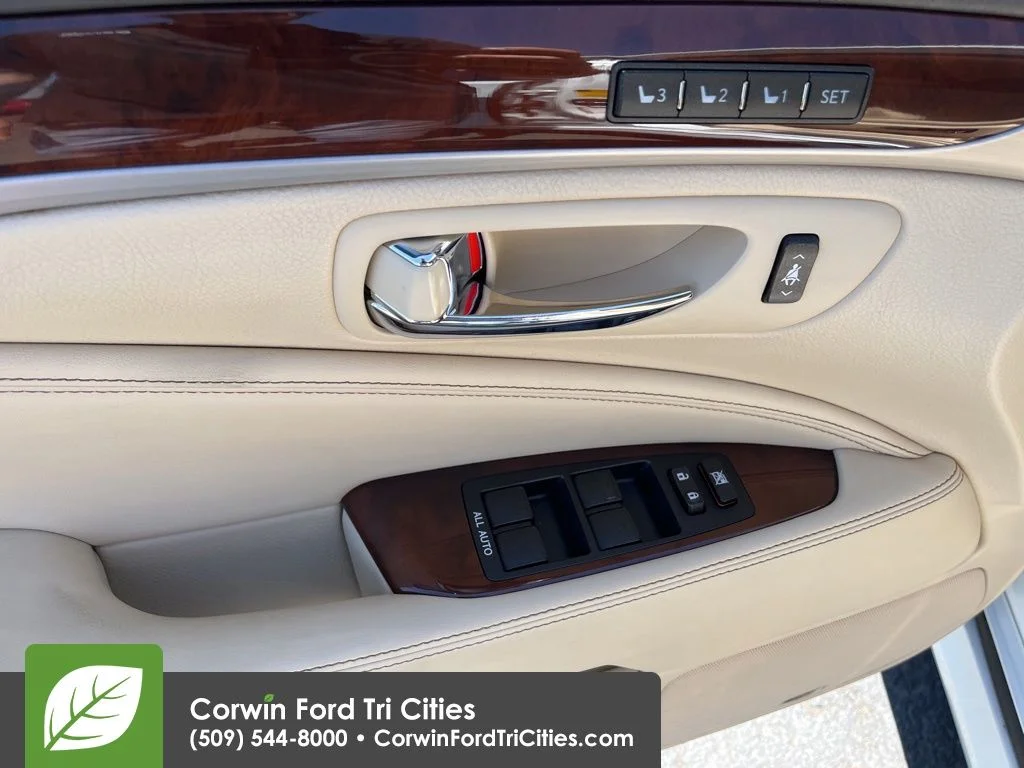 Used 2014 Starfire Pearl Lexus 460 L image 14