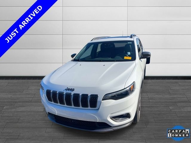 Certified Used 2021 White Jeep Latitude Lux image 8