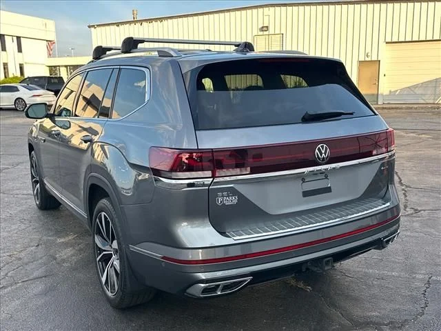 Used 2024  Volkswagen 2.0T SEL Premium R-Line image 8