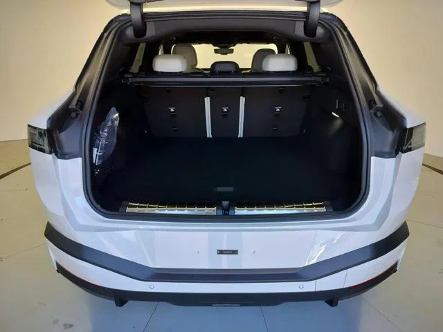 New 2027 Alpine White BMW  image 21