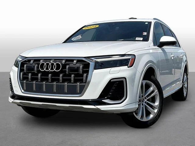 Used 2025  Audi 55 Premium image 3