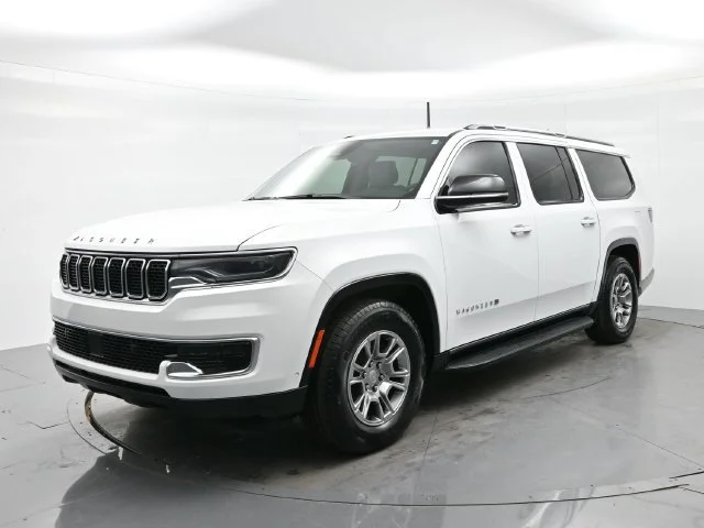Used 2023 Bright White Clearcoat Jeep 4DR 4WD image 3