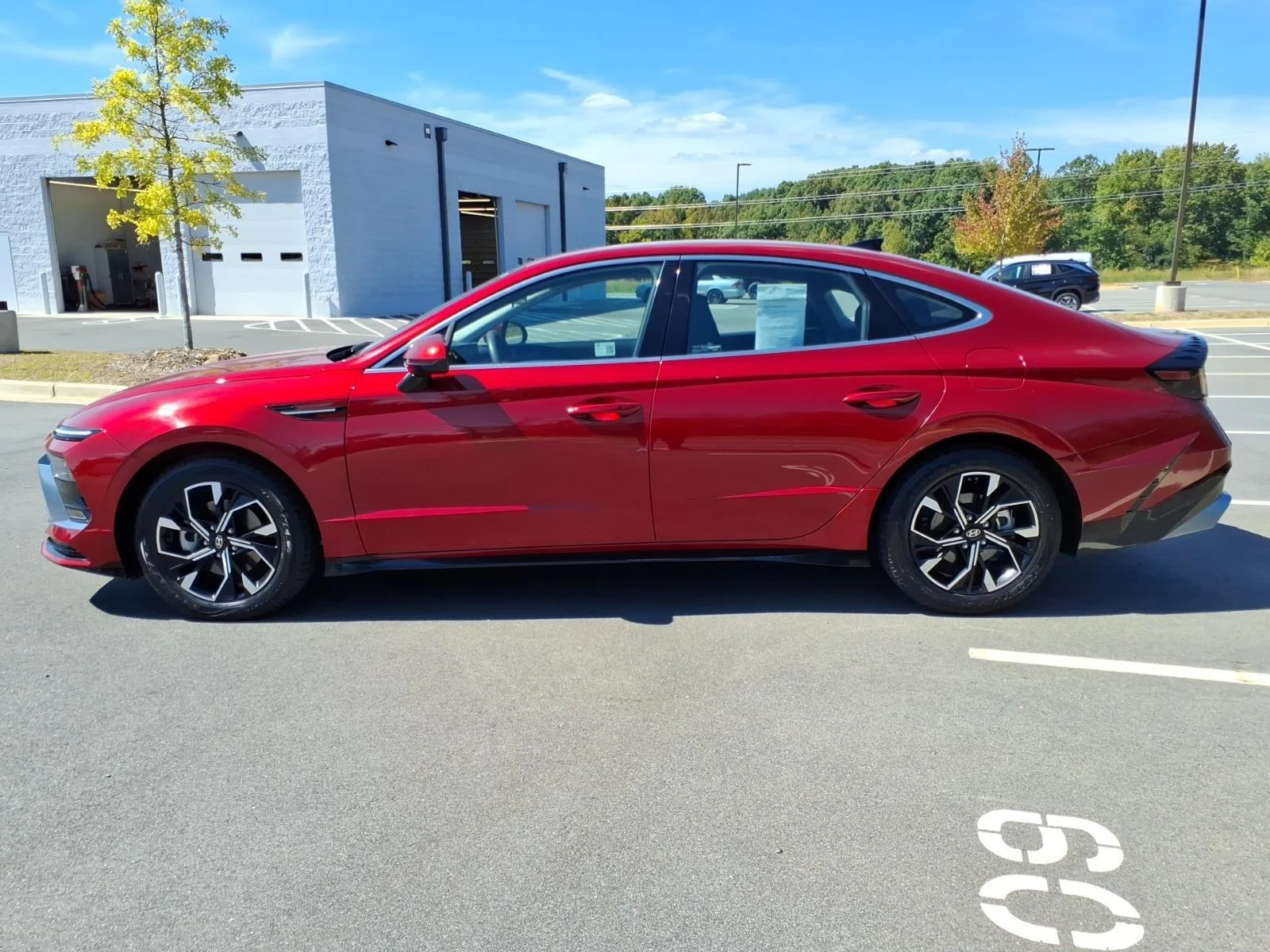 Used 2025 Ultimate red Hyundai SEL image 3