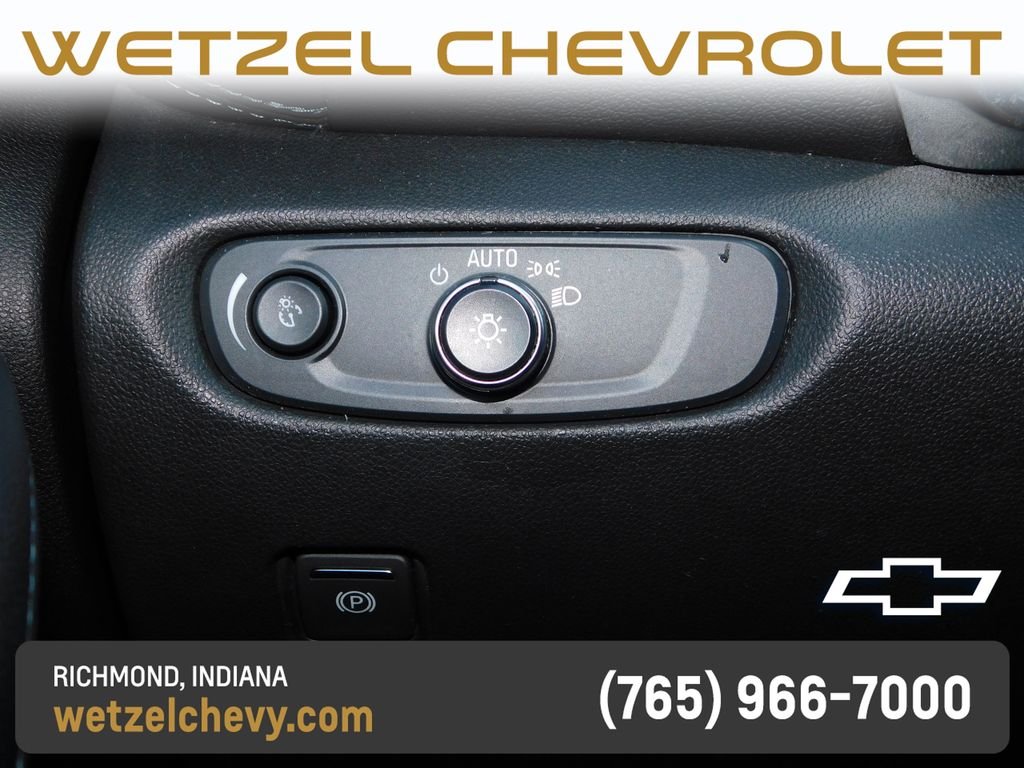 Used 2021 Gray Chevrolet LT image 28