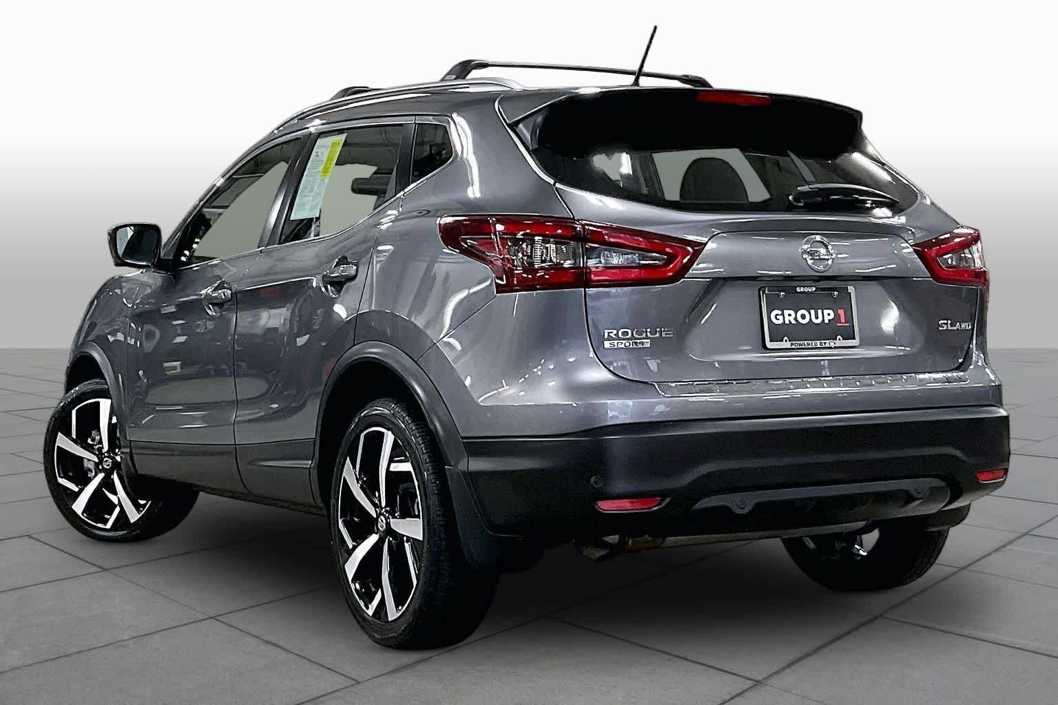 Used 2022 Gun Metallic Nissan SL image 12