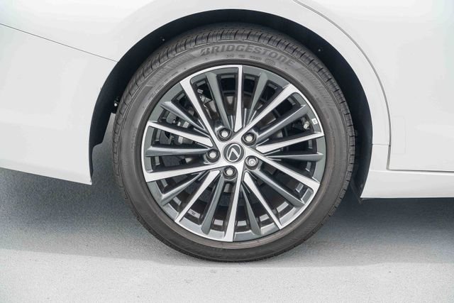 Certified Used 2025 White Lexus 300h image 19