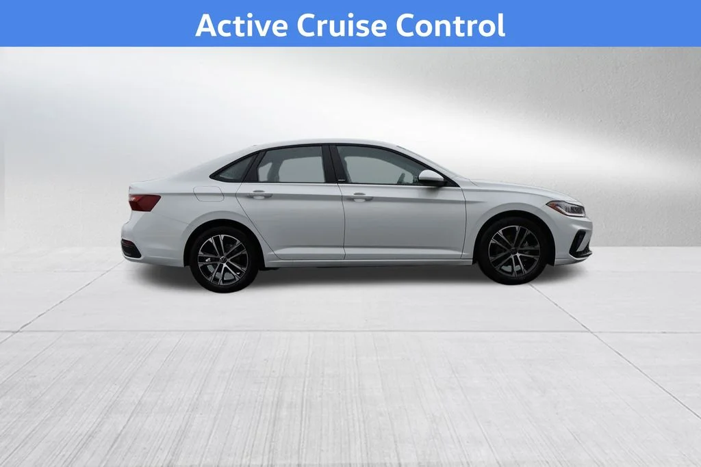 2026 Volkswagen Jetta Sport - Photo 9