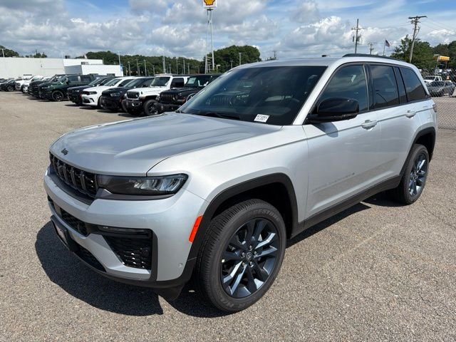 New 2026 Silver Zynith Exterior Paint Jeep  image 3