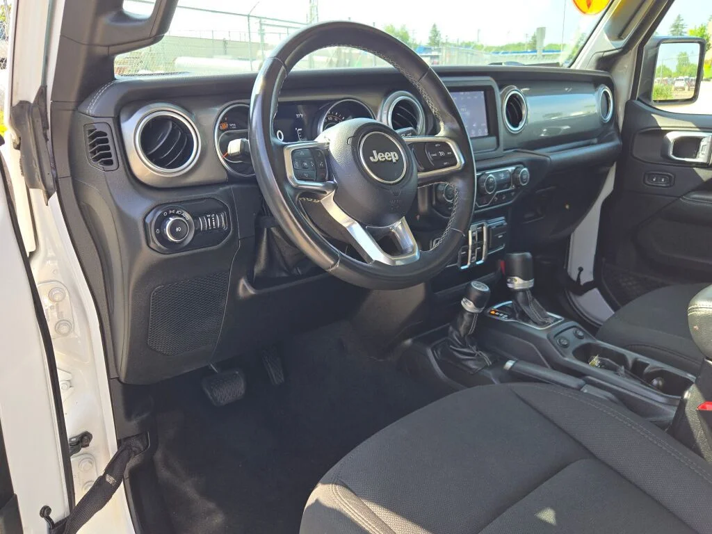 Used 2019 White Jeep Unlimited Sahara image 20