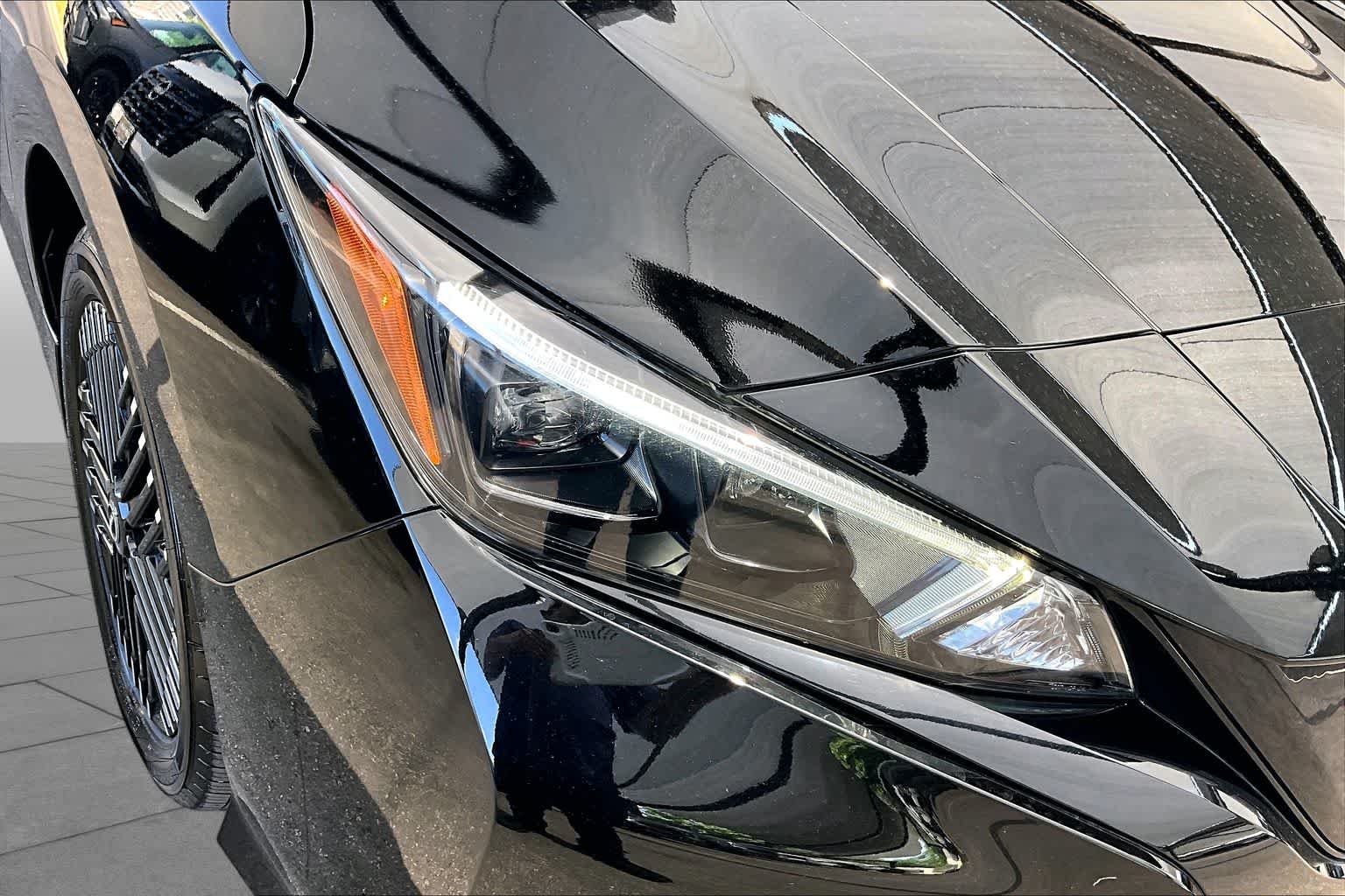 Used 2025 Super Black Nissan SV PLUS image 26