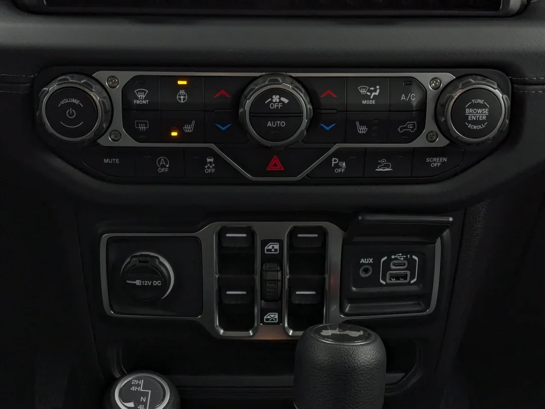 New 2026 Black Jeep Sahara - - 4x4 - Body- Color Top - Safety Group - 3.6L Pentastar V6 - Remote Start & More! image 20