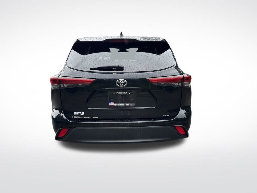 Used 2022 Black Toyota XLE image 6