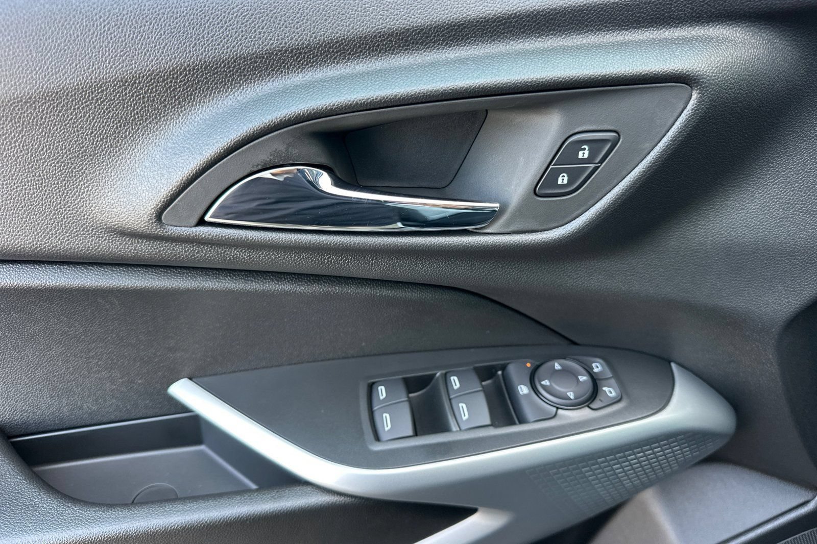 2026 Chevrolet Trax LS - Photo 11