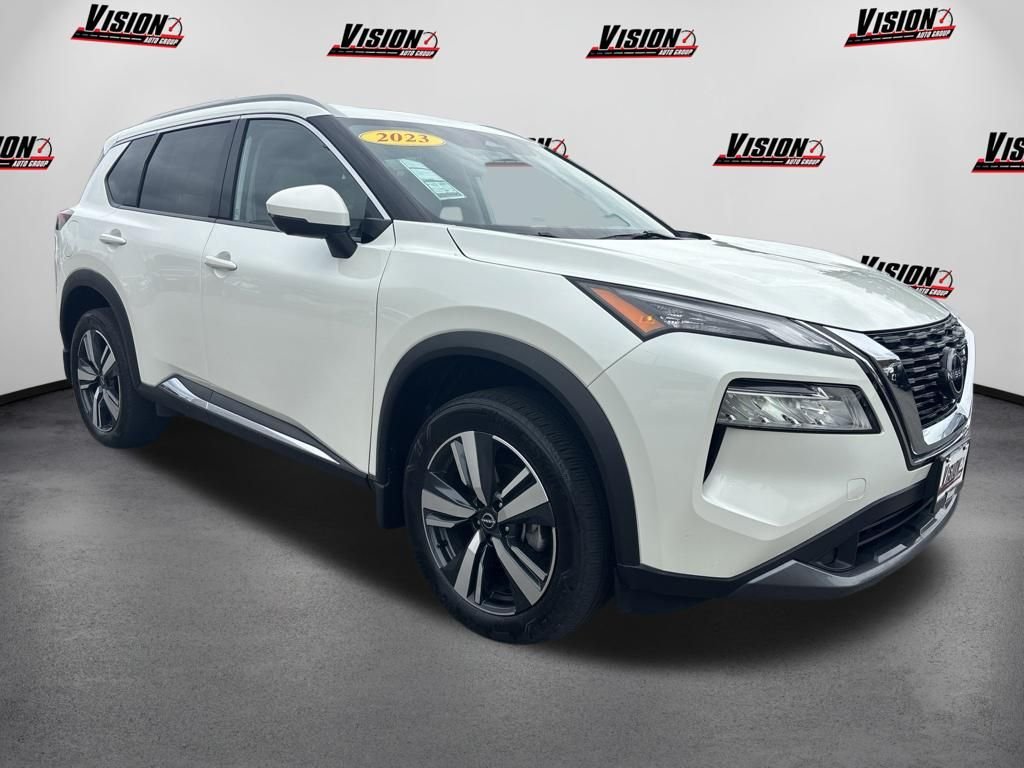 Used 2023 White Nissan SL image 3