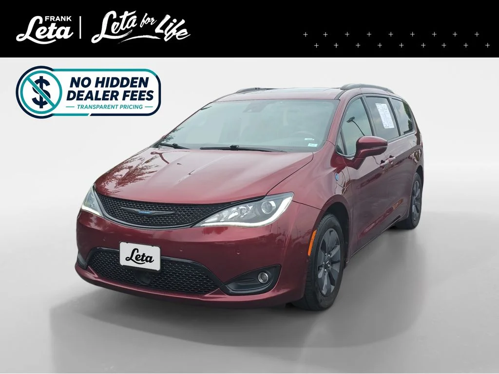 2020 Chrysler Pacifica Hybrid Limited Red S's photo