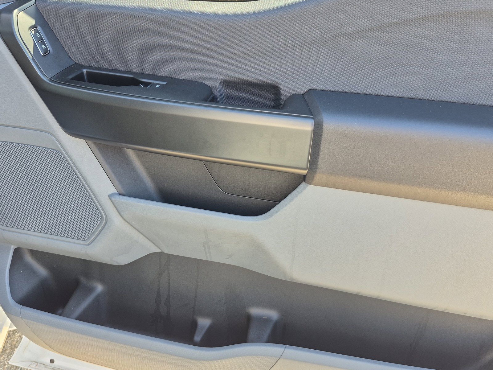 New 2026 Oxford White Ford XL image 11