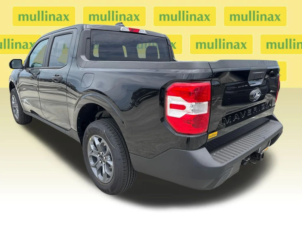New 2026 Black Ford XLT image 4