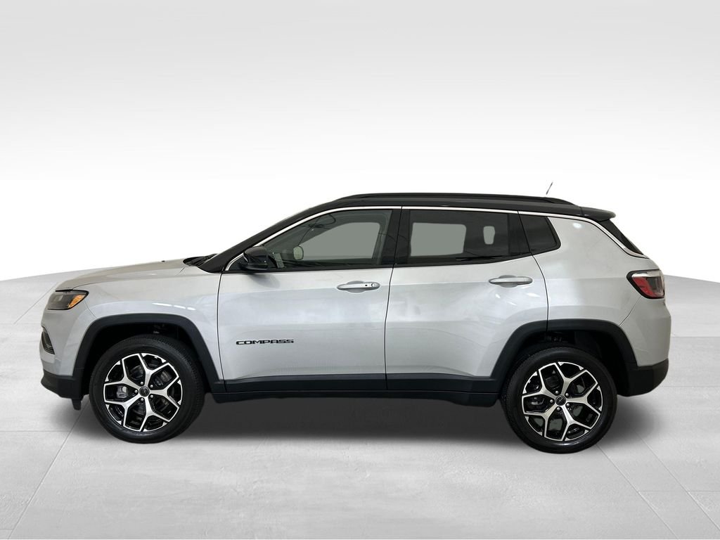 Used 2025 Silver Jeep Limited image 2