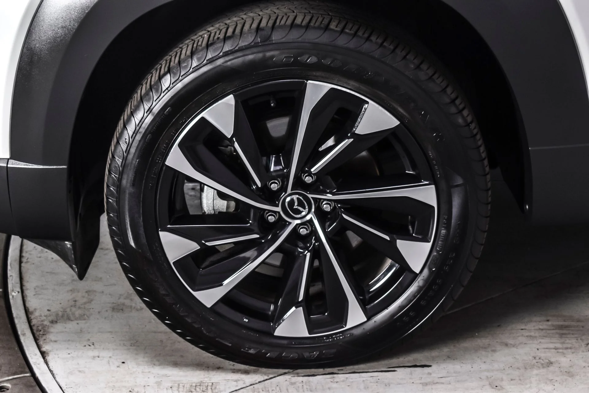 Used 2025 Pearl Mazda Premium Plus image 10