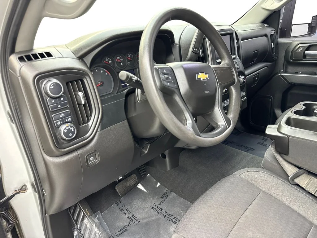 Used 2022 Silver Chevrolet Custom image 49